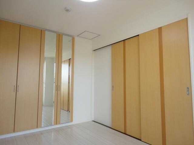 物件内観写真11　(洋室)