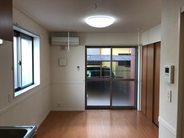 物件内観写真14　(リビング)