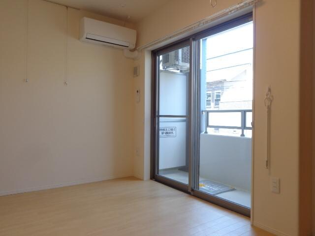 物件内観写真4　(洋室)