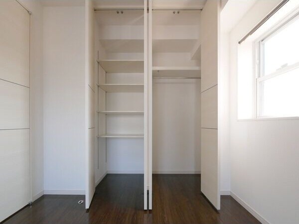 収納(※写真は同じマンションの違う部屋のものになります。)