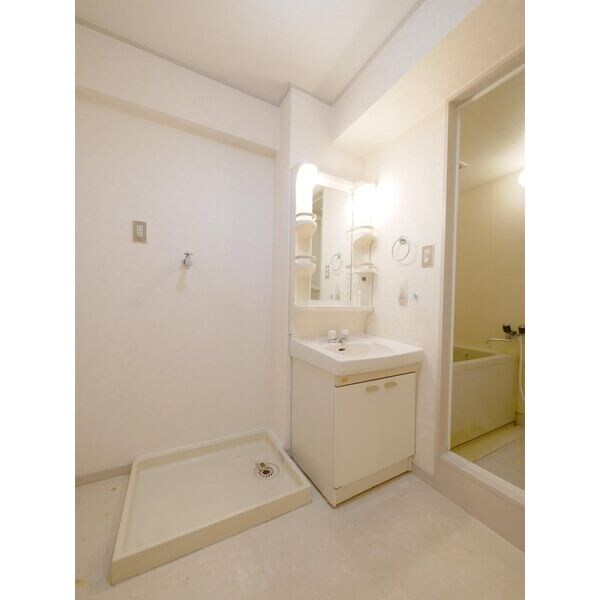 物件内観写真8　(室内写真は別部屋の写真です。)