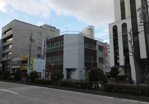 周辺環境(愛知信用金庫金山支店 110m)