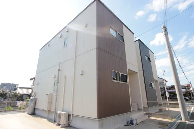 物件外観写真1　(外はこのようになっています)