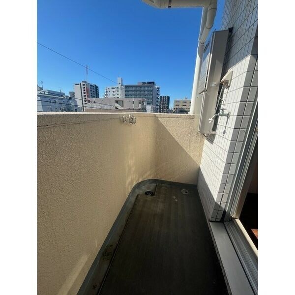 バルコニー(※写真は同じマンションの違う部屋のものになります。)