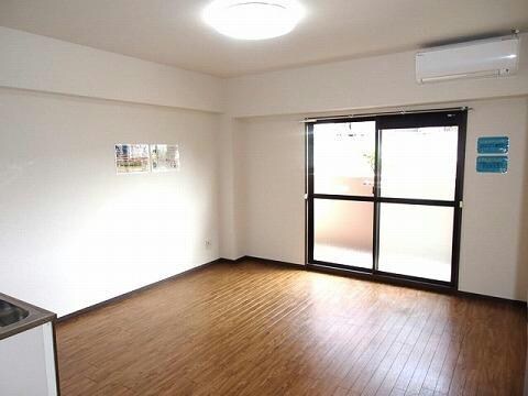 物件内観写真3　(室内写真は別部屋の写真です。)