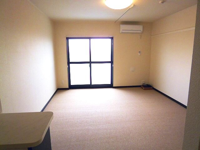 物件内観写真3　(実際のお部屋と異なる場合がございます。)