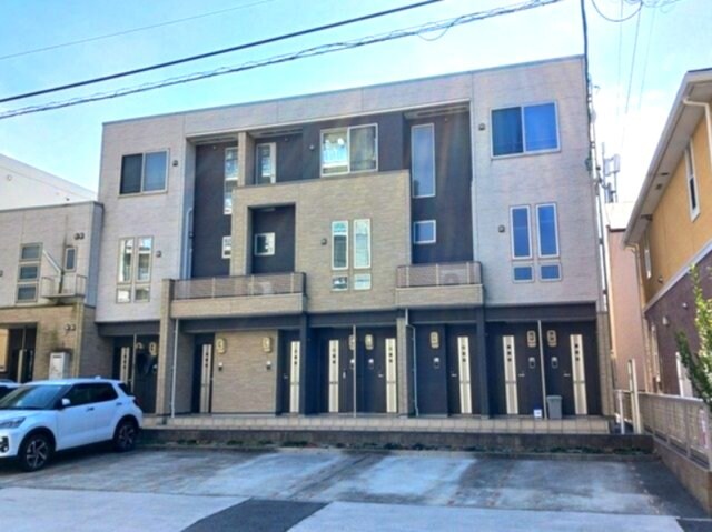 レッド・リーブスⅦの物件外観写真