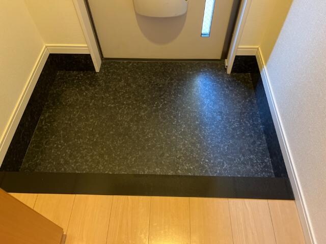 物件内観写真28　(玄関)