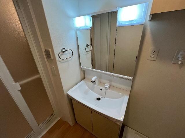 物件内観写真16　(洗髪洗面化粧台)