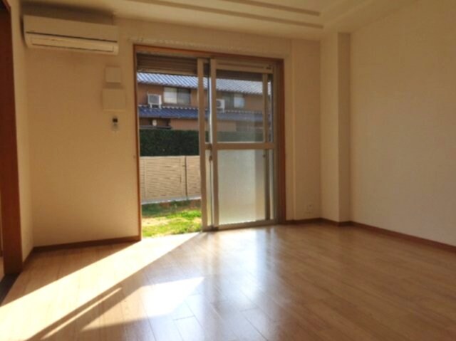 物件内観写真4　(リビング（イメージ）)