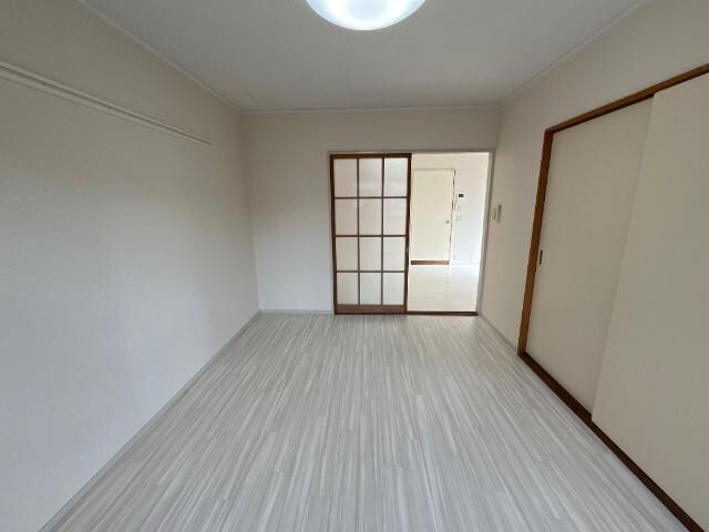 物件内観写真8　(洋室)