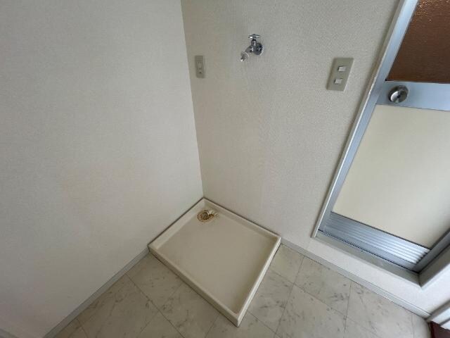 物件内観写真13　(洗濯機置場)