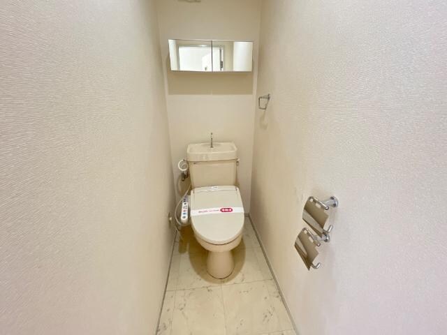 物件内観写真15　(シャワー付トイレ)