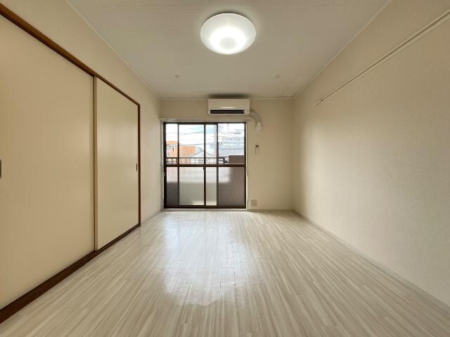 物件内観写真18　(洋室)