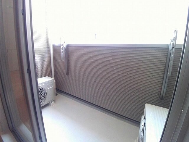 物件内観写真13　(広々としたバルコニーです)