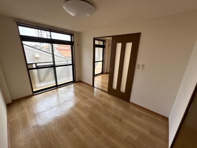 物件内観写真13　(洋室)