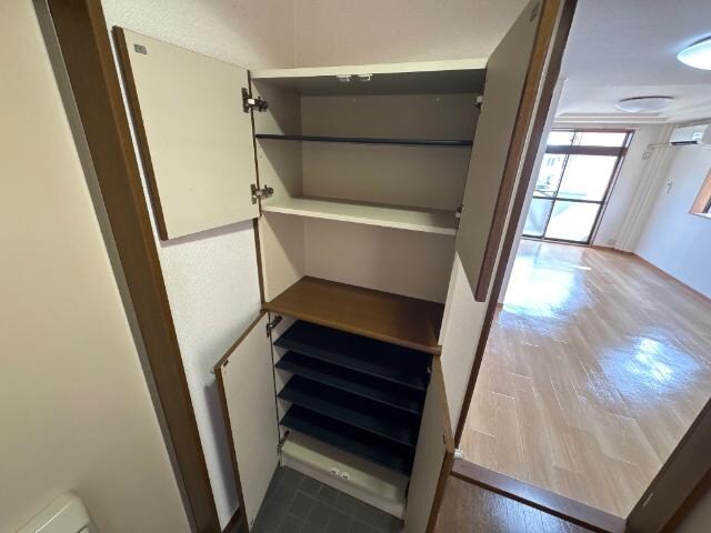 物件内観写真21　(下駄箱)