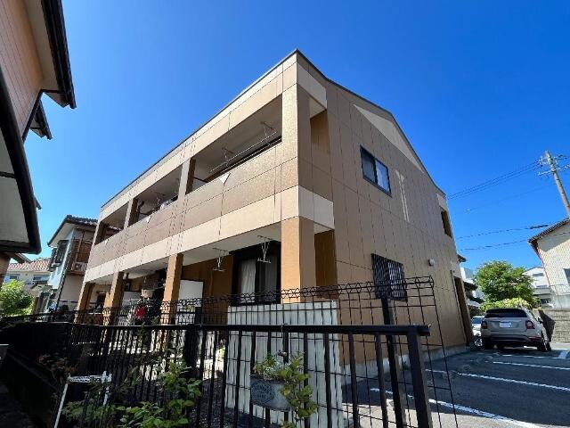 物件外観写真1　(外観写真（昼）)