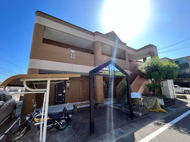 物件外観写真2　(外観写真（昼）)