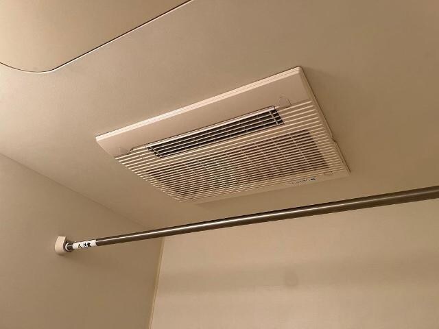 物件内観写真12　(浴室乾燥機)