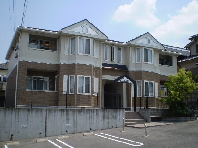 物件外観写真1　(外観写真（昼）)