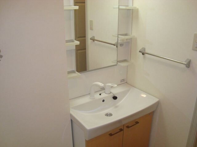 物件内観写真5　(洗髪洗面化粧台)