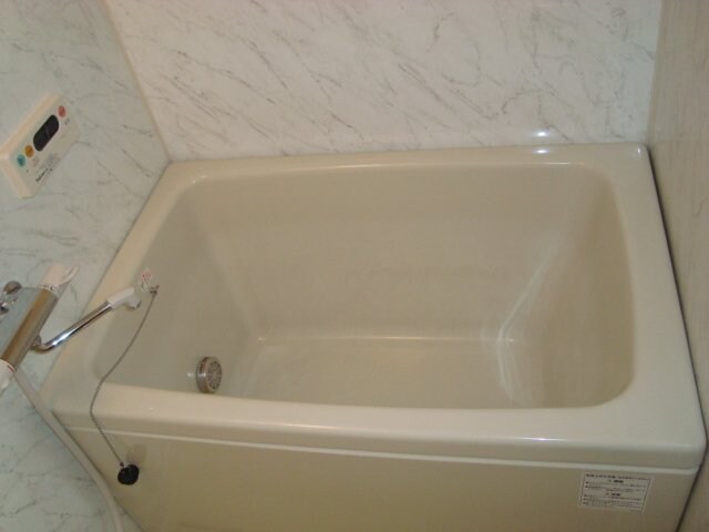 物件内観写真6　(追い焚き)