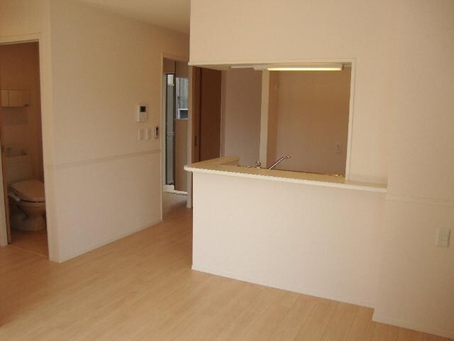 物件内観写真4　(リビング)