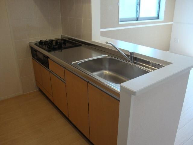 物件内観写真6　(システムキッチン)