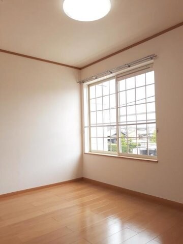 物件内観写真4　(物件の内装です)