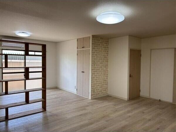 居室(※写真は同じマンションの違う部屋のものになります。)