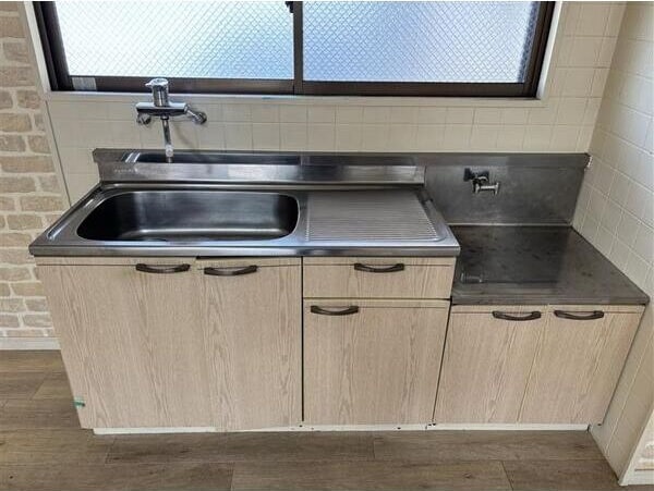 キッチン(※写真は同じマンションの違う部屋のものになります。)