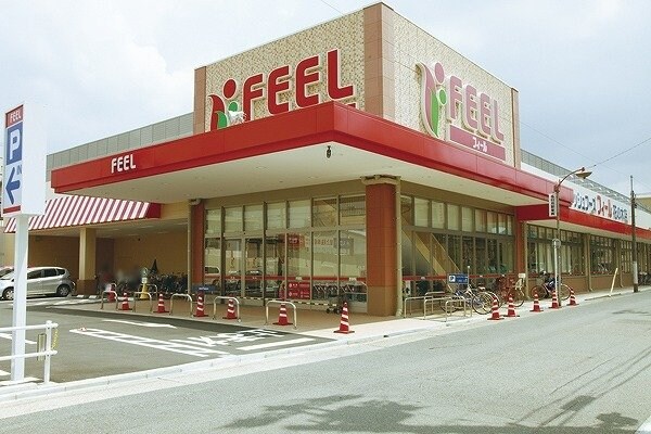 物件外観写真7　(フィールまで800m)