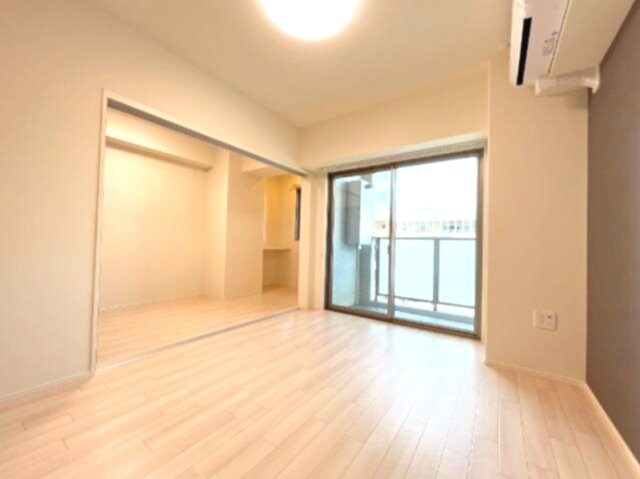 物件内観写真6　(リビング)