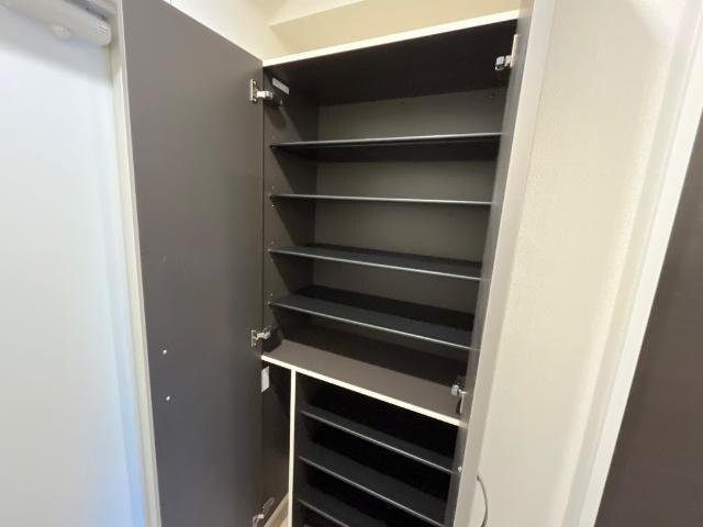 物件内観写真15　(下駄箱)