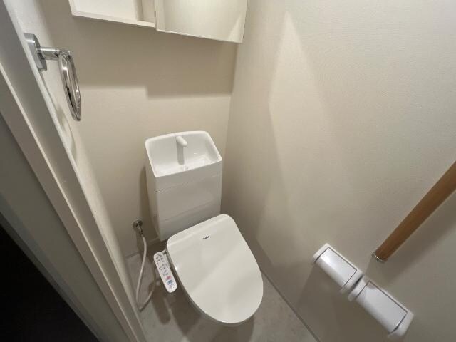 物件内観写真20　(シャワー付トイレ)