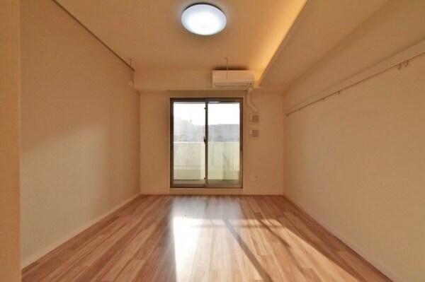 居室(※写真は同じマンションの違う部屋のものになります。)