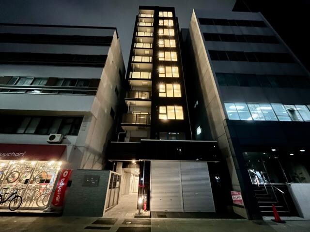 物件外観写真2　(外観写真（夜）)