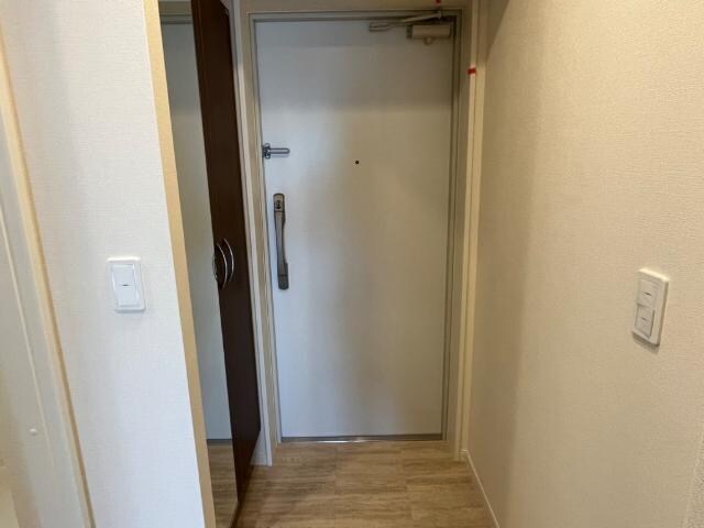 物件内観写真27　(玄関)