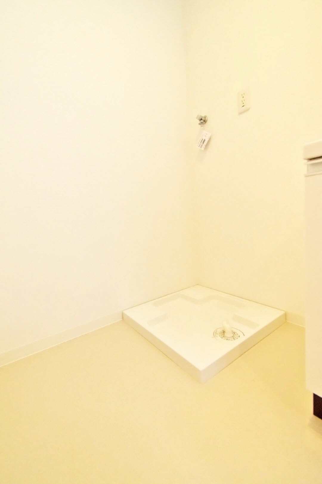 物件内観写真15　(洗濯機置場)