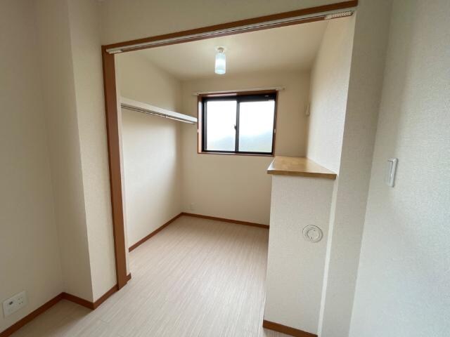 物件内観写真8　(ウォークインクローゼット)