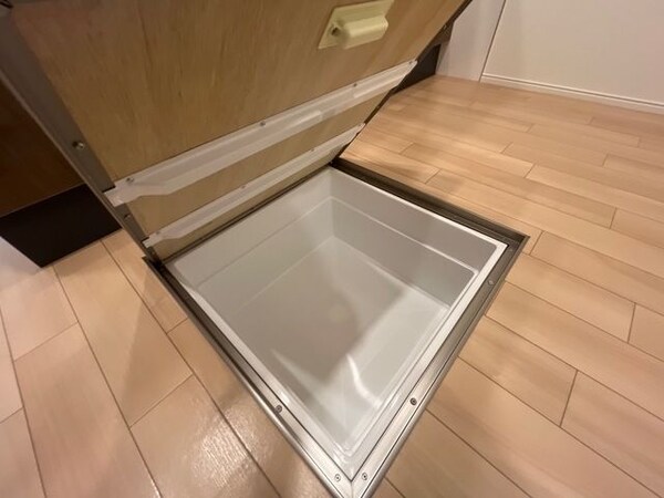 収納(床下収納)