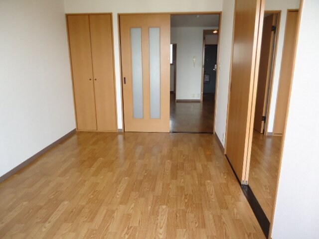 物件内観写真4　(洋室)