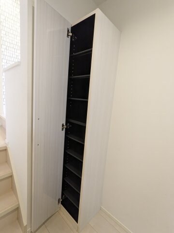 物件内観写真13　(102号室シューズボックス)