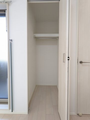 物件内観写真13　(202号室クローゼット)