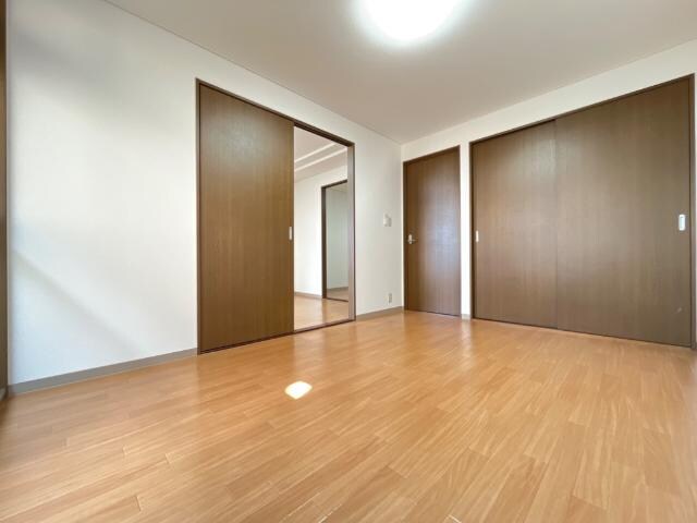 物件内観写真9　(洋室)