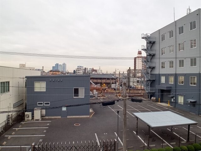 物件内観写真23　(名古屋駅前の高層ビルが見えます)