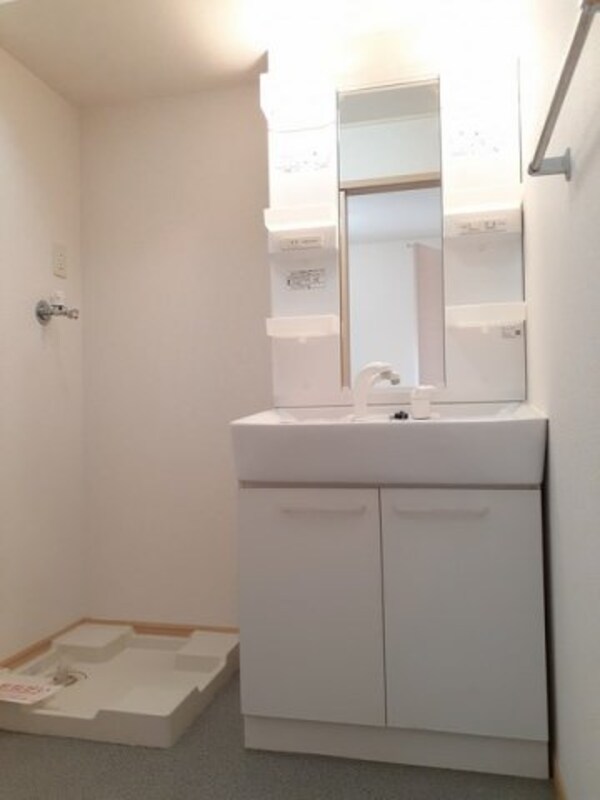 洗面・脱衣所(明るい洗面所です)