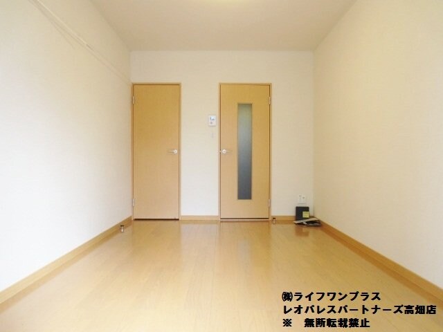 物件内観写真10　(2Fはカーペットとなります。)