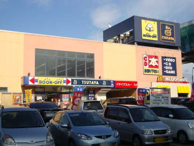 物件外観写真8　(TSUTAYA萩野通店まで937ｍ)